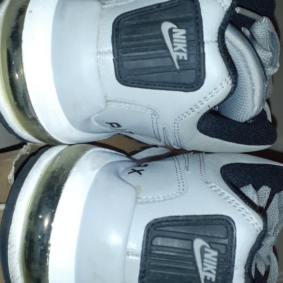 Shoes - Picture 4 of 4